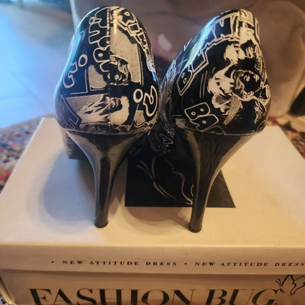 Fashion Bug Comic Book Black & White 